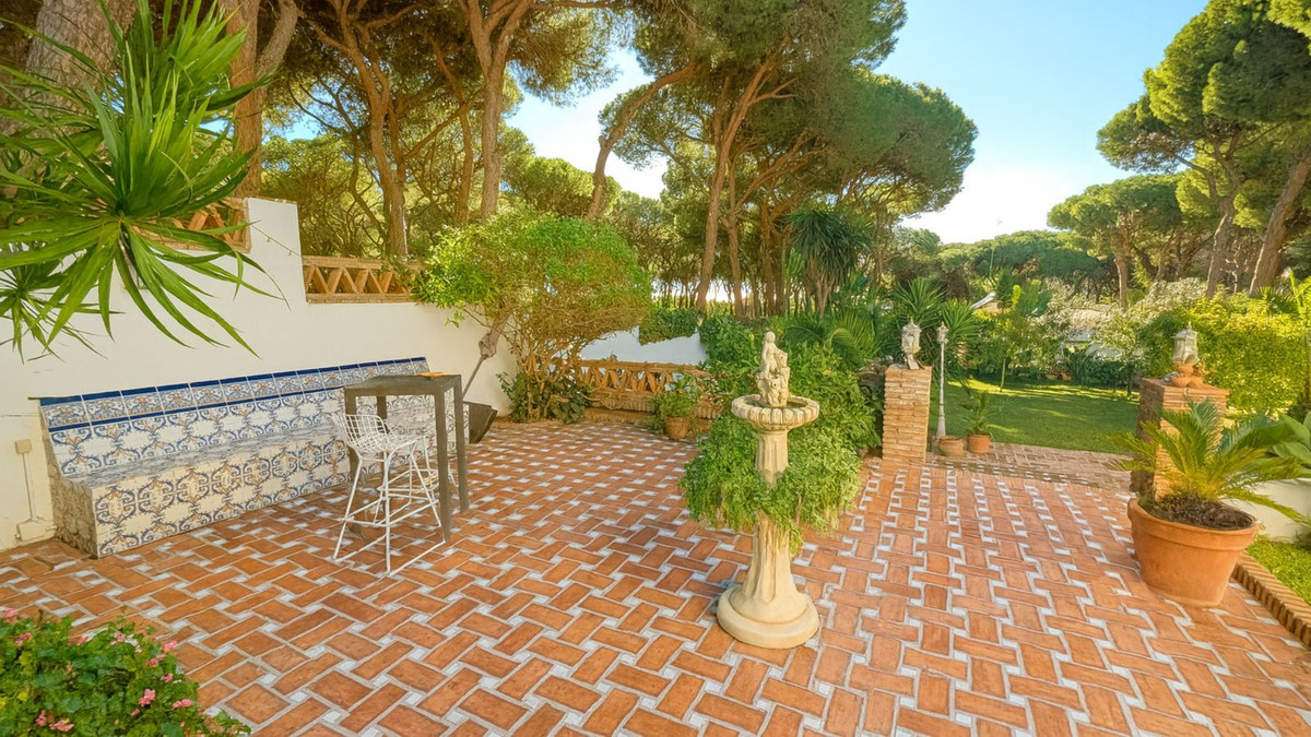 4 Bed Townhouse for sale in El Rosario Costa Del Sol, Málaga, Spain