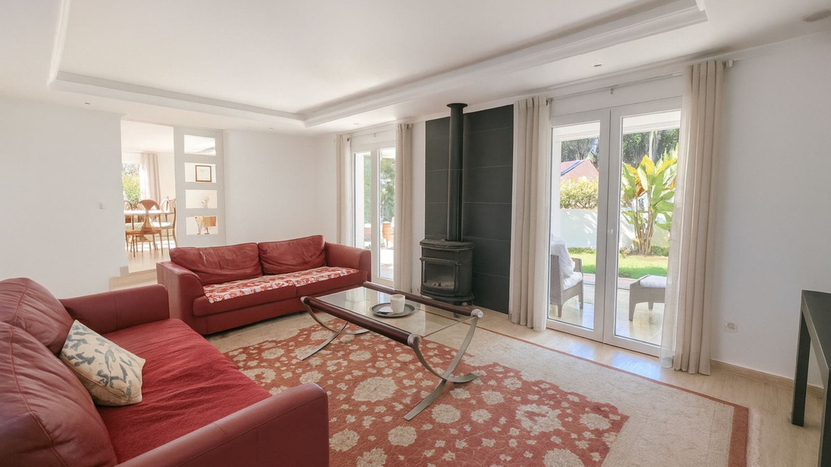 4 Bed Townhouse for sale in El Rosario Costa Del Sol, Málaga, Spain