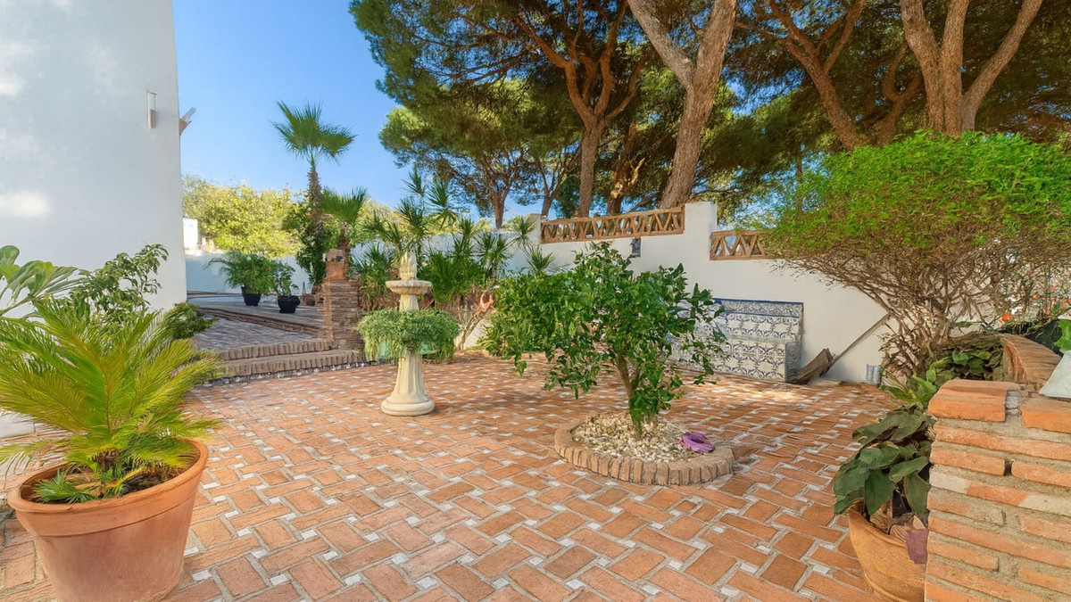 4 Bed Townhouse for sale in El Rosario Costa Del Sol, Málaga, Spain