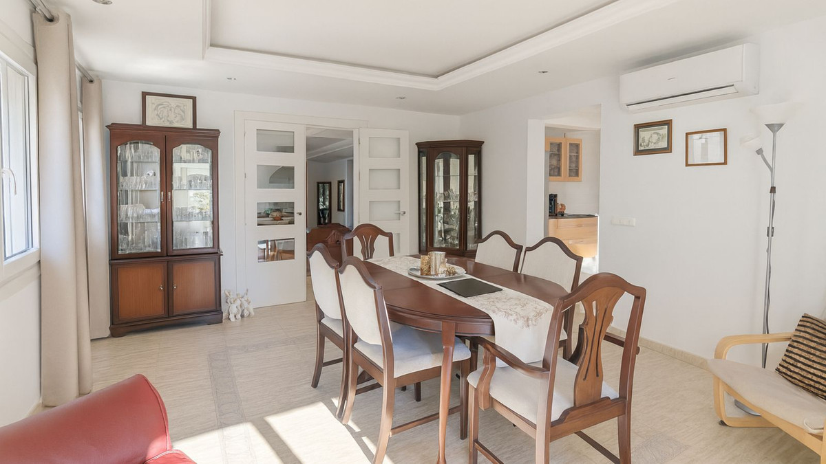 4 Bed Townhouse for sale in El Rosario Costa Del Sol, Málaga, Spain