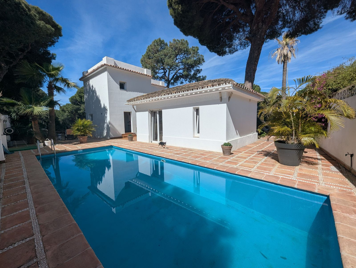 4 Bed Townhouse for sale in El Rosario Costa Del Sol, Málaga, Spain
