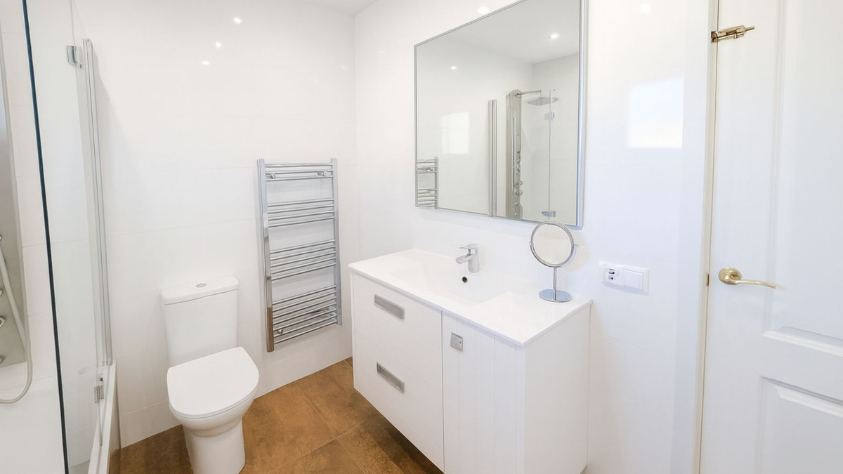 4 Bed Townhouse for sale in El Rosario Costa Del Sol, Málaga, Spain