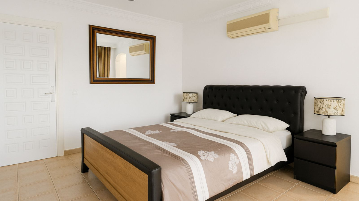 4 Bed Townhouse for sale in El Rosario Costa Del Sol, Málaga, Spain