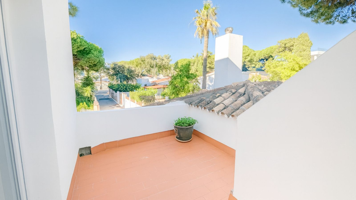 4 Bed Townhouse for sale in El Rosario Costa Del Sol, Málaga, Spain