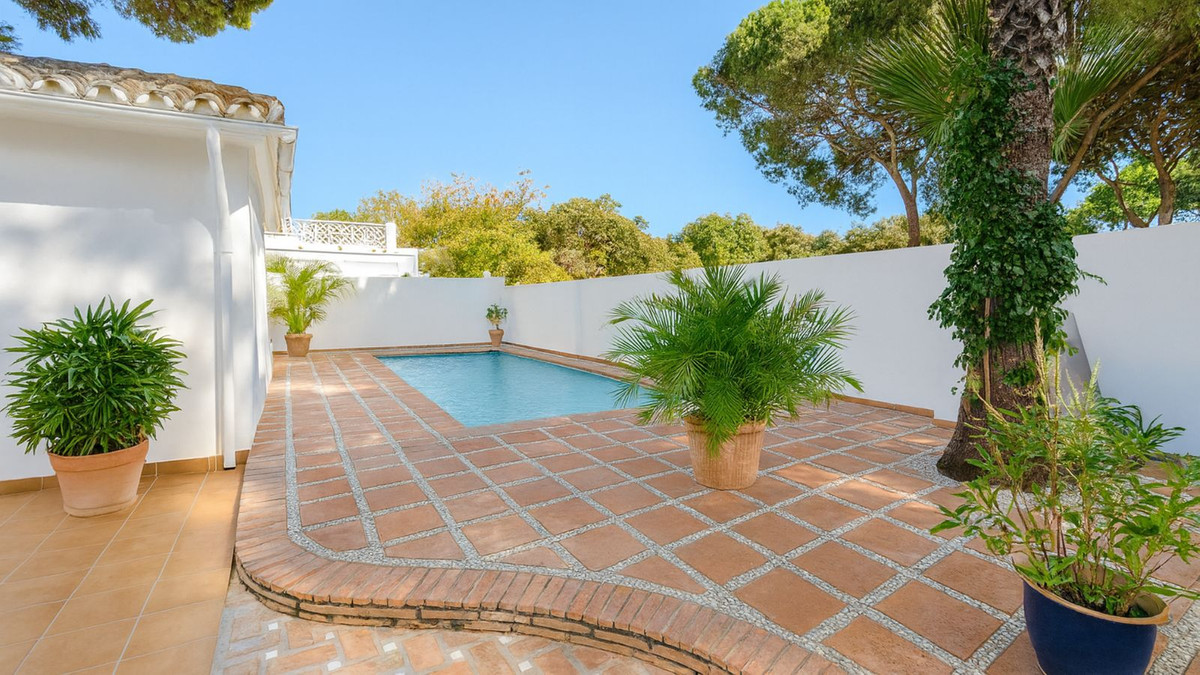 4 Bed Townhouse for sale in El Rosario Costa Del Sol, Málaga, Spain