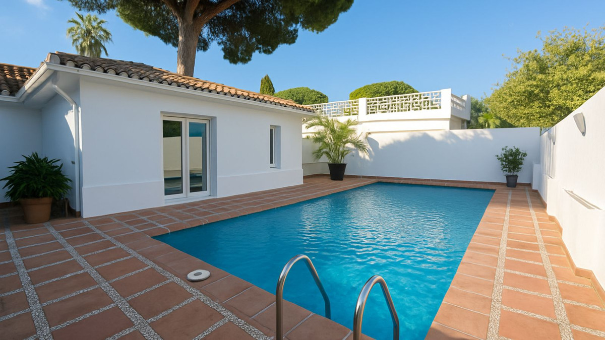 4 Bed Townhouse for sale in El Rosario Costa Del Sol, Málaga, Spain