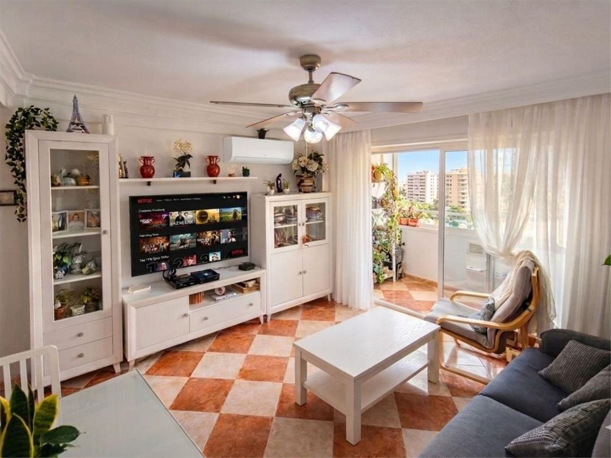 Se vende Apartamento Planta Media de 3 dormitorios en Costa Del Sol, Málaga, España