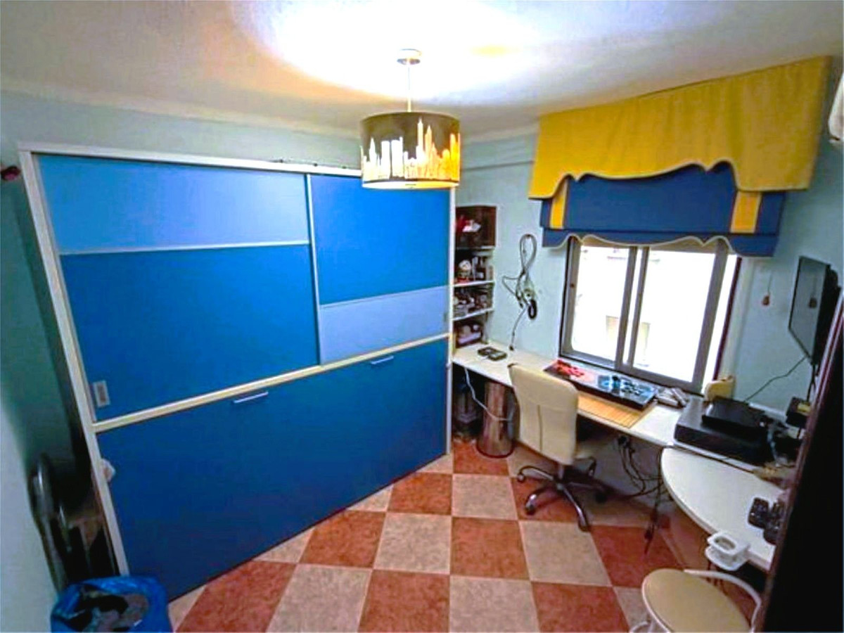 Se vende Apartamento Planta Media de 3 dormitorios en Costa Del Sol, Málaga, España