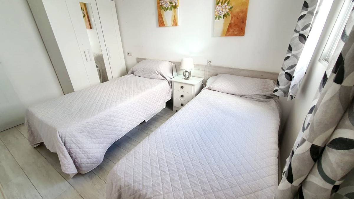 3 Bed Apartment for sale in Fuengirola Costa Del Sol, Málaga, Spain