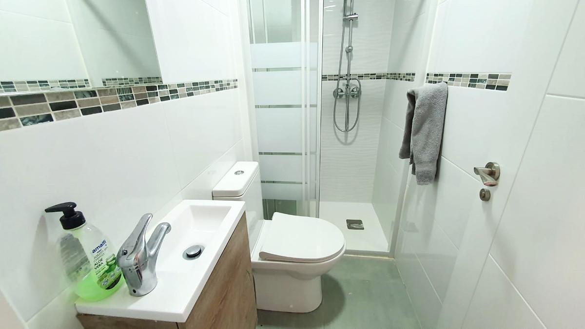 3 Bed Apartment for sale in Fuengirola Costa Del Sol, Málaga, Spain