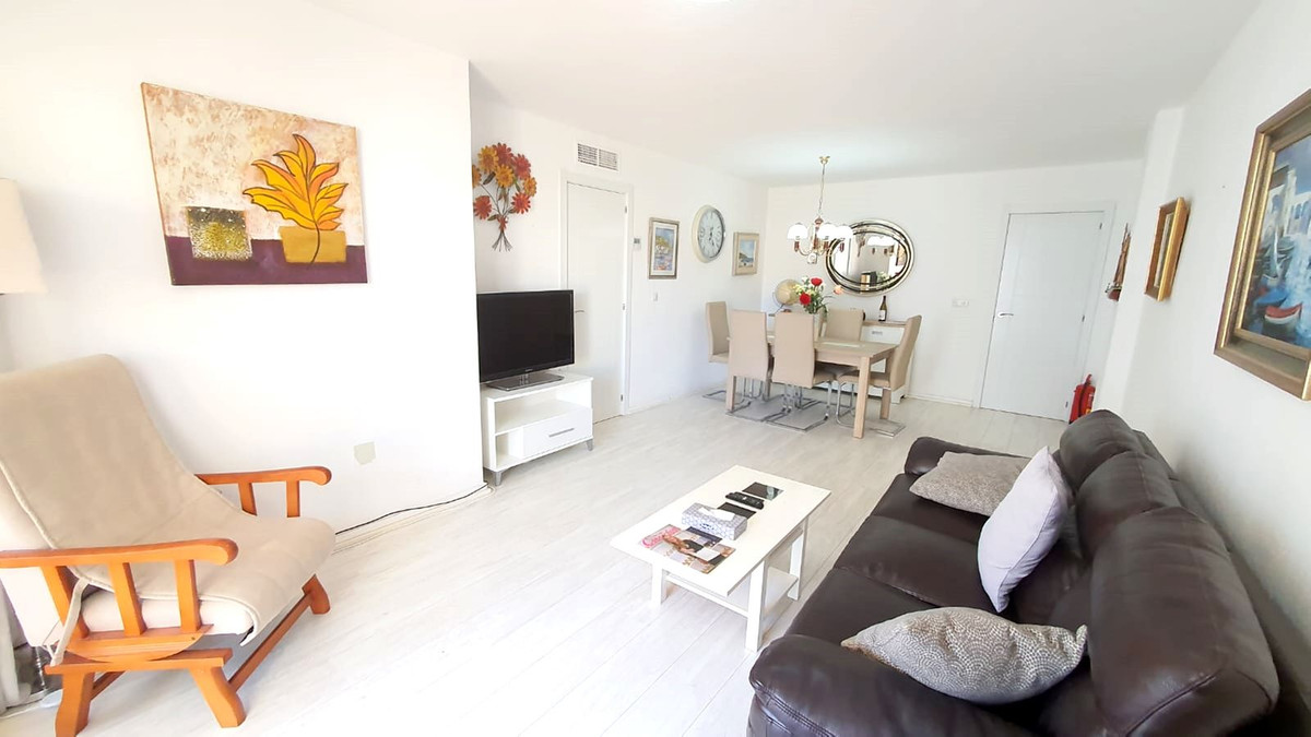 3 Bed Apartment for sale in Fuengirola Costa Del Sol, Málaga, Spain