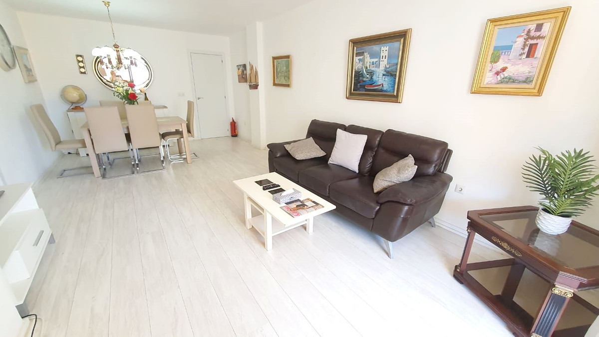 3 Bed Apartment for sale in Fuengirola Costa Del Sol, Málaga, Spain