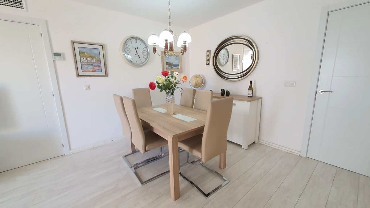 3 Bed Apartment for sale in Fuengirola Costa Del Sol, Málaga, Spain