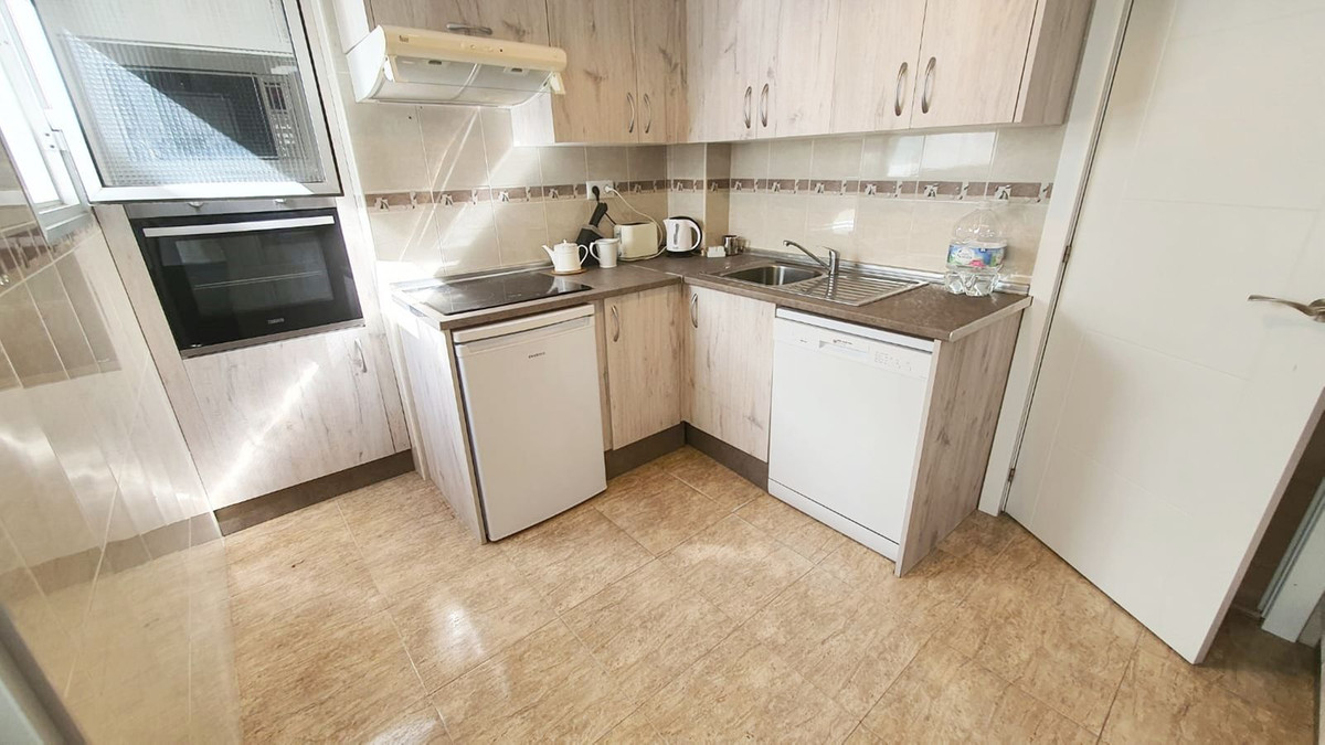 3 Bed Apartment for sale in Fuengirola Costa Del Sol, Málaga, Spain