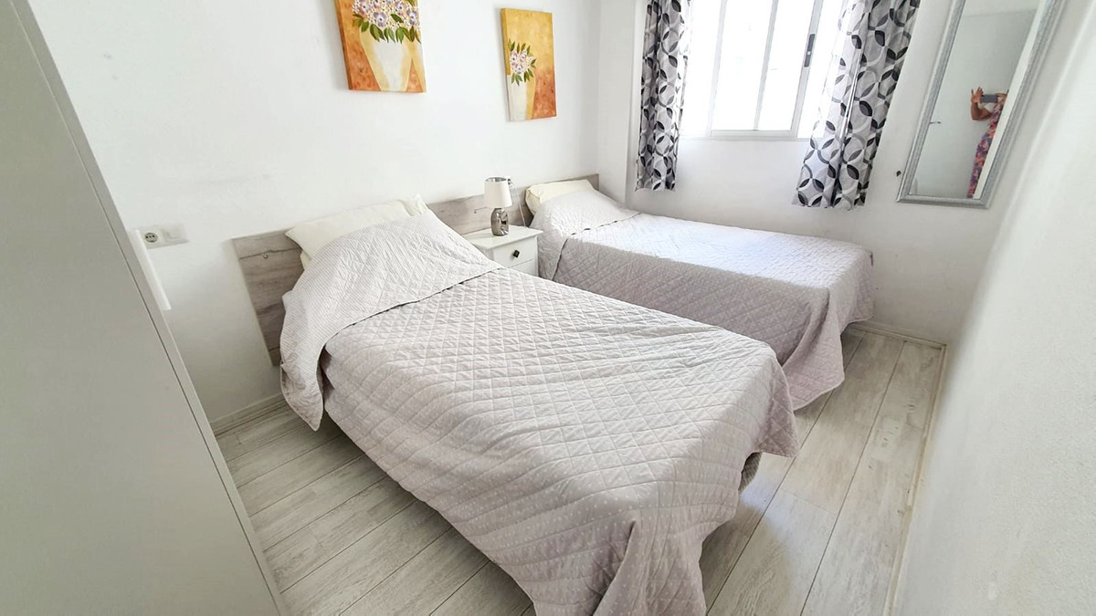 3 Bed Apartment for sale in Fuengirola Costa Del Sol, Málaga, Spain