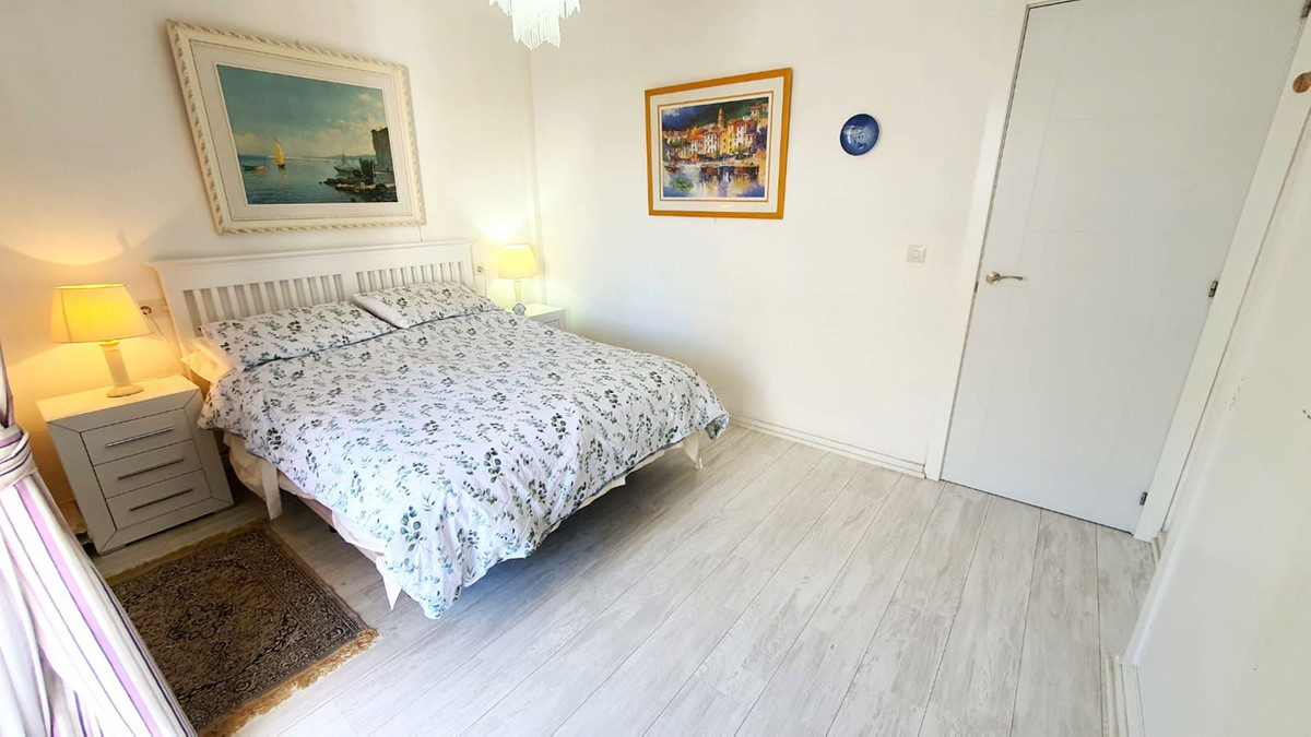3 Bed Apartment for sale in Fuengirola Costa Del Sol, Málaga, Spain