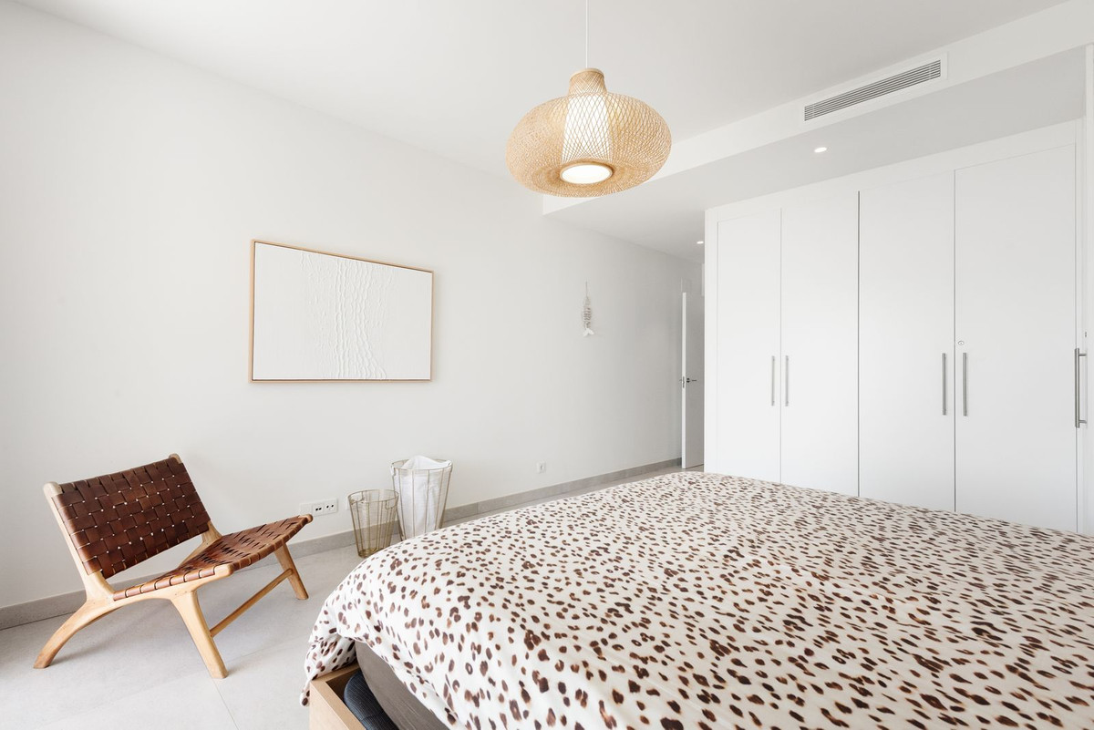 Se vende Apartamento Planta Baja de 3 dormitorios en Costa Del Sol, Málaga, España