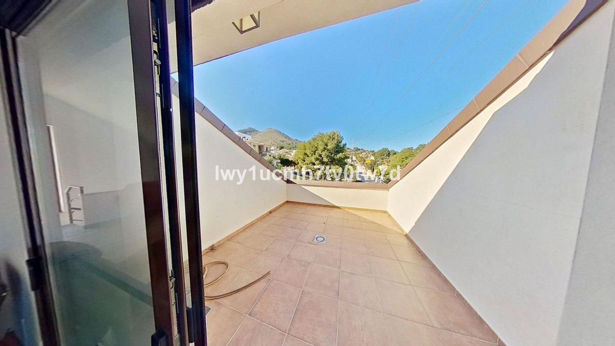 5 Bed Townhouse for sale in Alhaurín De La Torre Costa Del Sol, Málaga, Spain