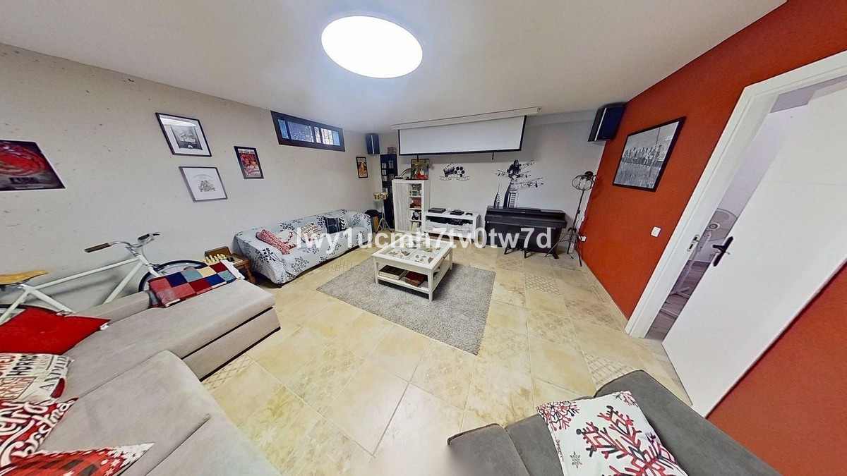 5 Bed Townhouse for sale in Alhaurín De La Torre Costa Del Sol, Málaga, Spain