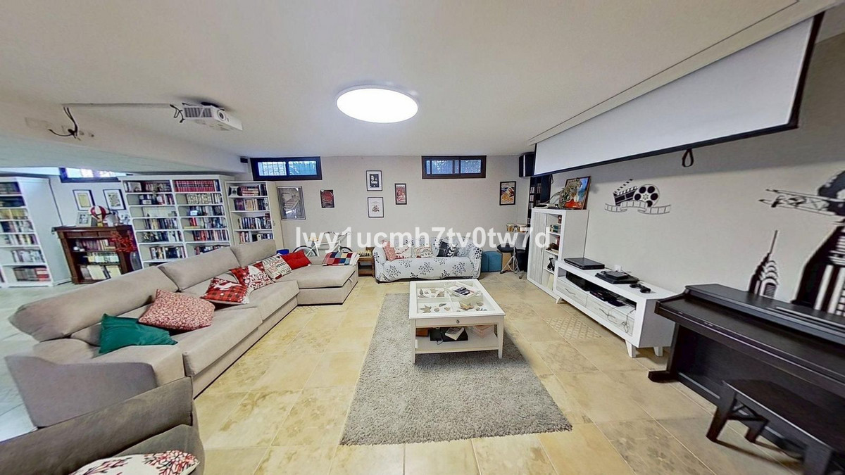 5 Bed Townhouse for sale in Alhaurín De La Torre Costa Del Sol, Málaga, Spain