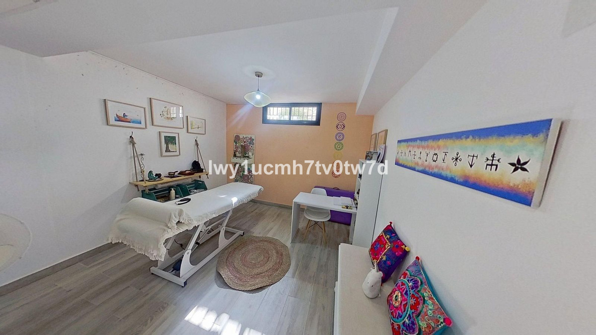 5 Bed Townhouse for sale in Alhaurín De La Torre Costa Del Sol, Málaga, Spain
