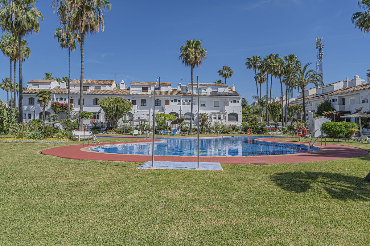 2 Bed Townhouse for sale in Atalaya Costa Del Sol, Málaga, Spain
