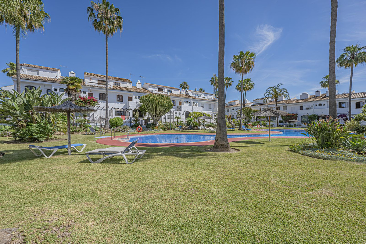Se vende Adosada de 2 dormitorios en Costa Del Sol, Málaga, España