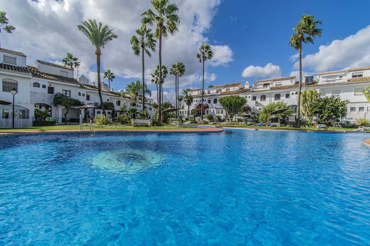 Se vende Adosada de 2 dormitorios en Costa Del Sol, Málaga, España