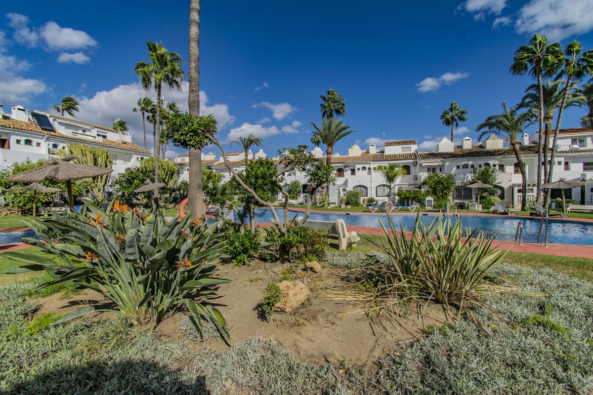 Se vende Adosada de 2 dormitorios en Costa Del Sol, Málaga, España