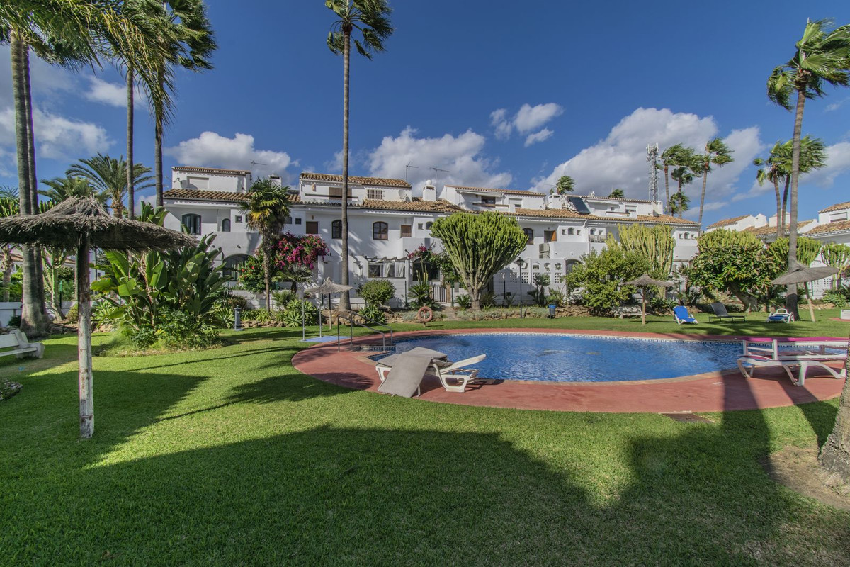 Se vende Adosada de 2 dormitorios en Costa Del Sol, Málaga, España
