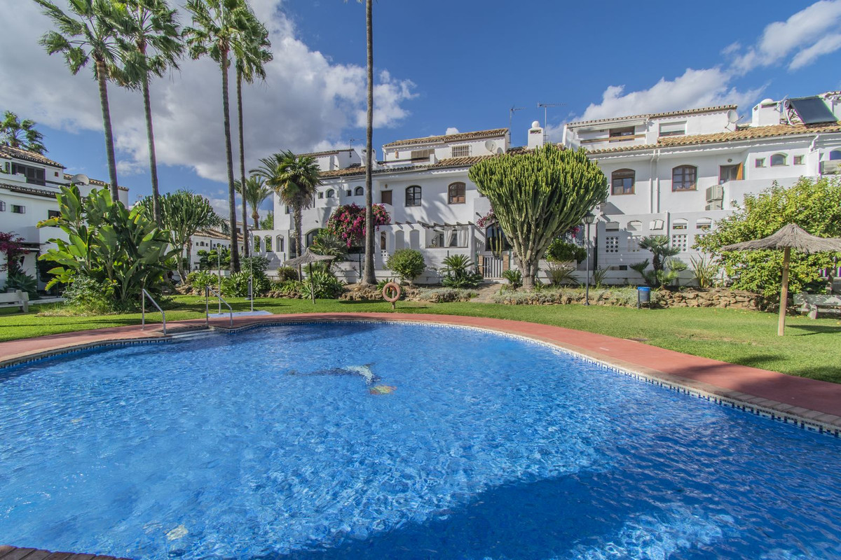 Se vende Adosada de 2 dormitorios en Costa Del Sol, Málaga, España