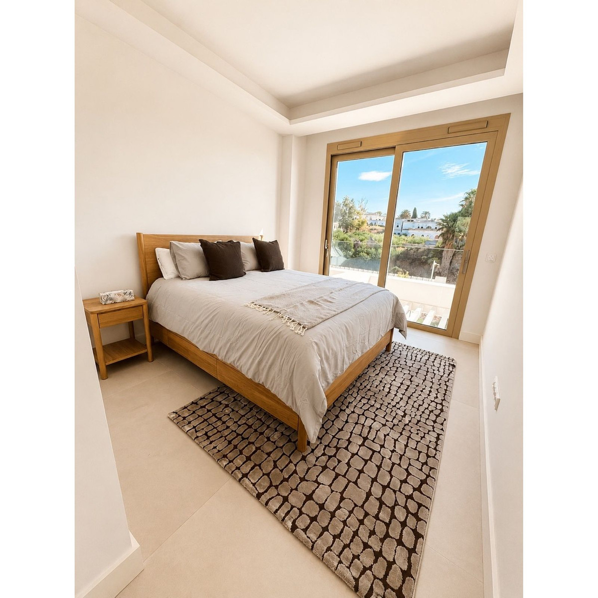 3 Bed Apartment for sale in The Golden Mile Costa Del Sol, Málaga, Spain