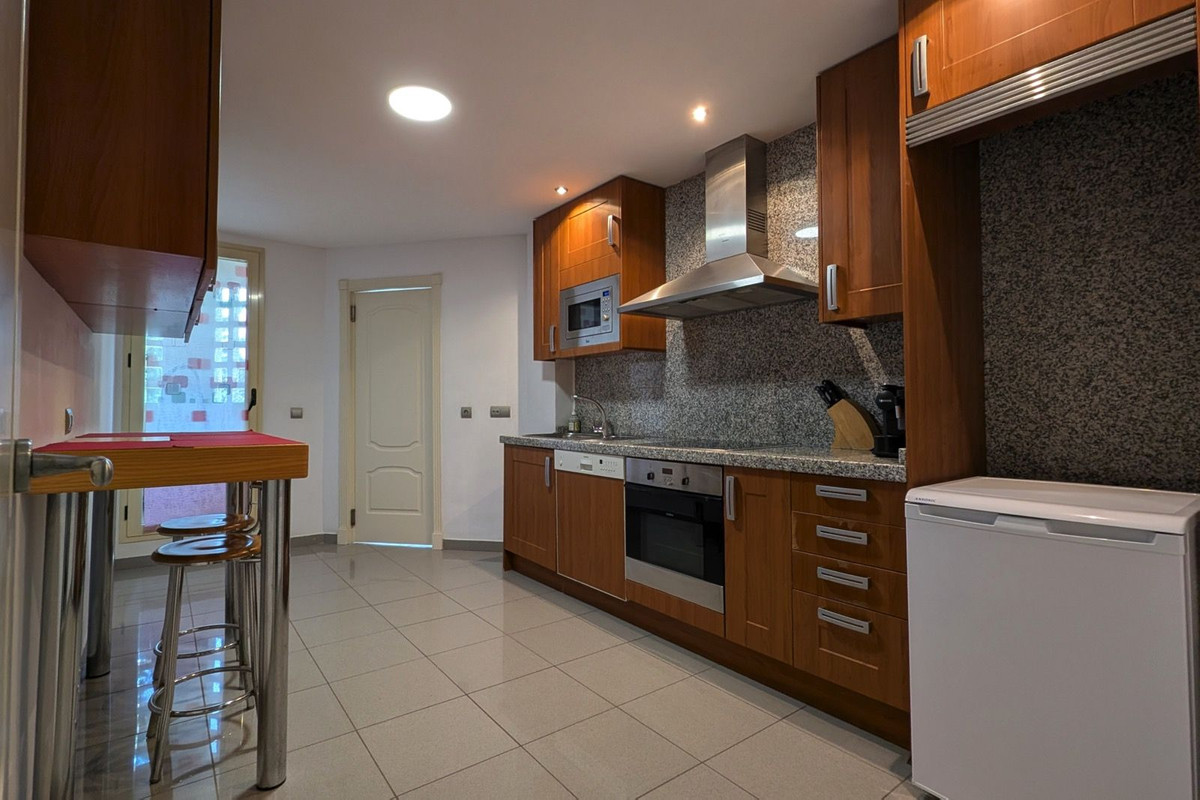 2 Bed Apartment for sale in Aloha Costa Del Sol, Málaga, Spain