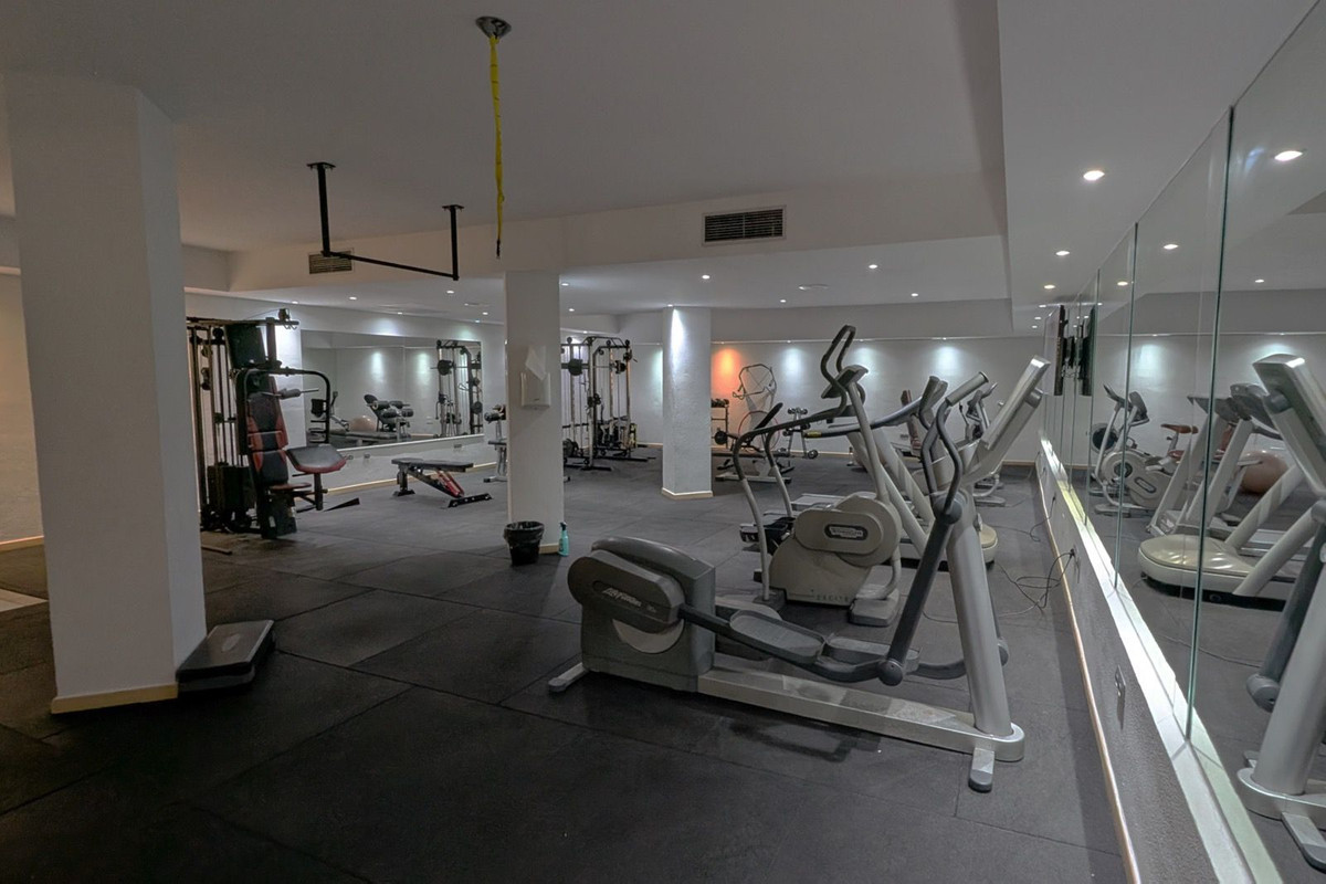 2 Bed Apartment for sale in Aloha Costa Del Sol, Málaga, Spain