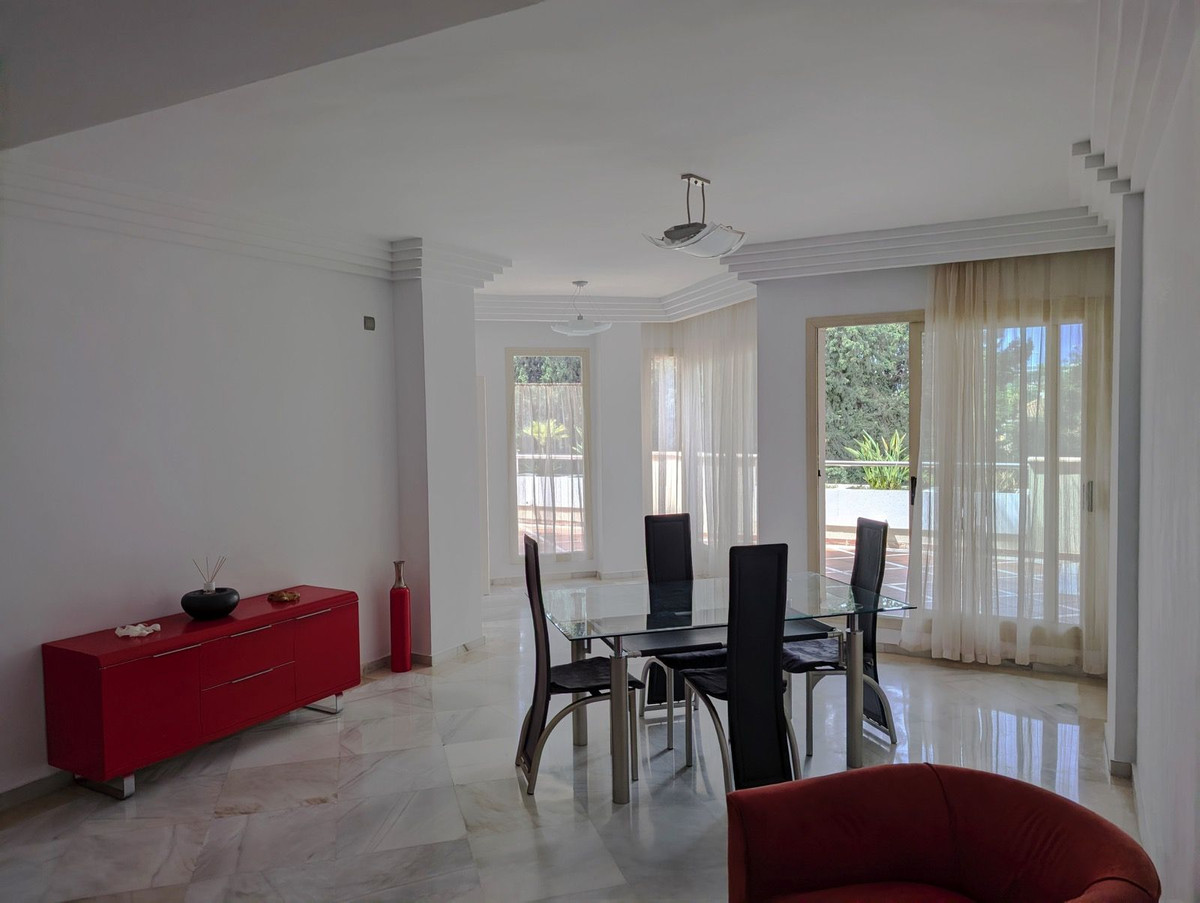 2 Bed Apartment for sale in Aloha Costa Del Sol, Málaga, Spain