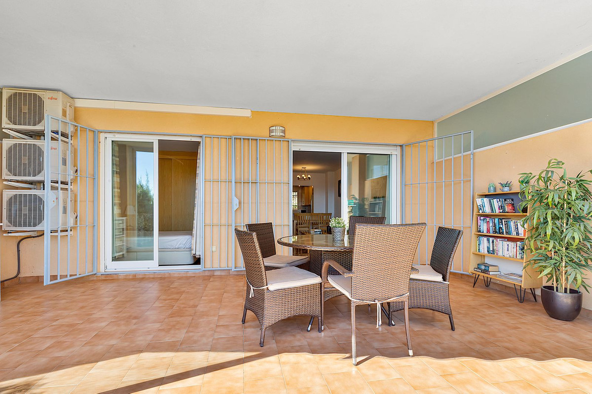 2 Bed Apartment for sale in Fuengirola Costa Del Sol, Málaga, Spain