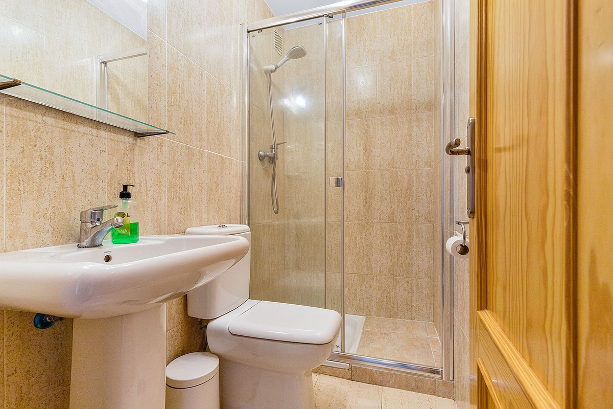 2 Bed Apartment for sale in Fuengirola Costa Del Sol, Málaga, Spain