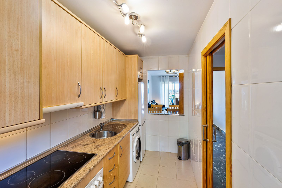 2 Bed Apartment for sale in Fuengirola Costa Del Sol, Málaga, Spain