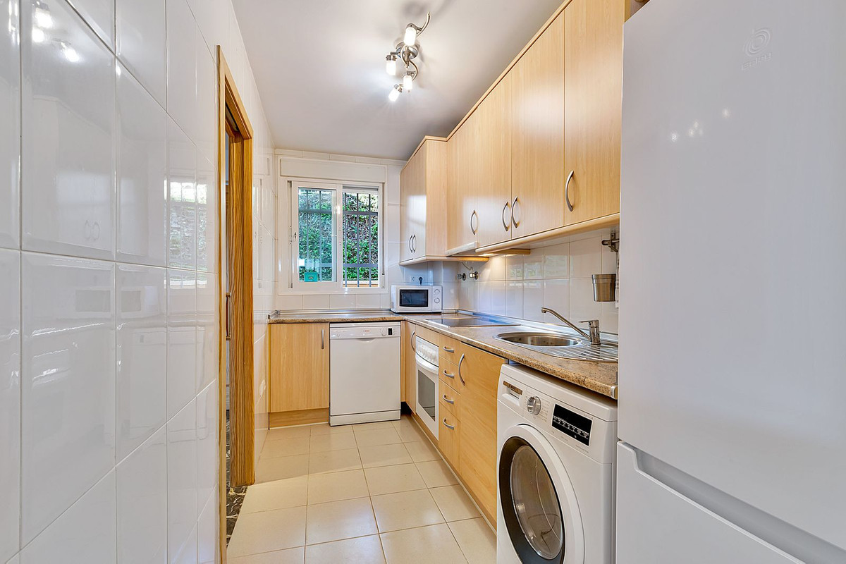 2 Bed Apartment for sale in Fuengirola Costa Del Sol, Málaga, Spain