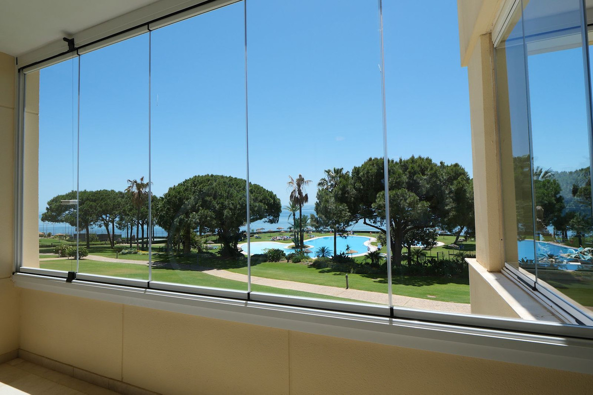 3 Bed Apartment for sale in Cabopino Costa Del Sol, Málaga, Spain