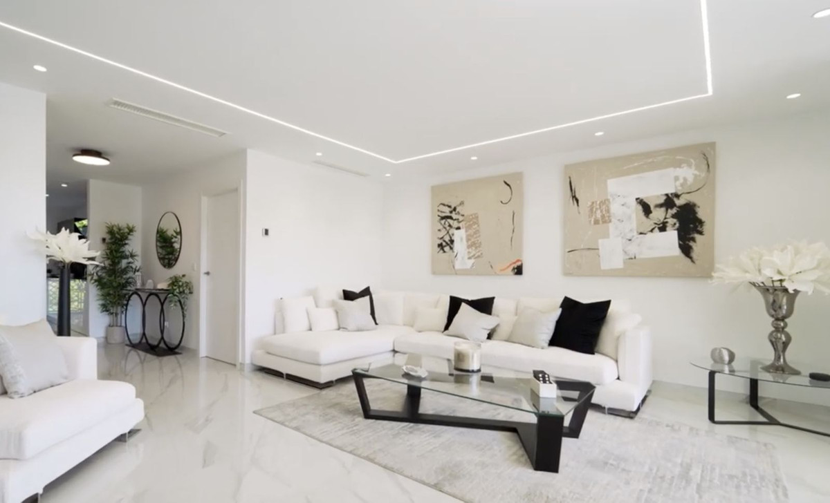 3 Bed Apartment for sale in Cabopino Costa Del Sol, Málaga, Spain