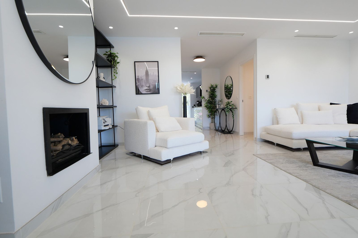 3 Bed Apartment for sale in Cabopino Costa Del Sol, Málaga, Spain