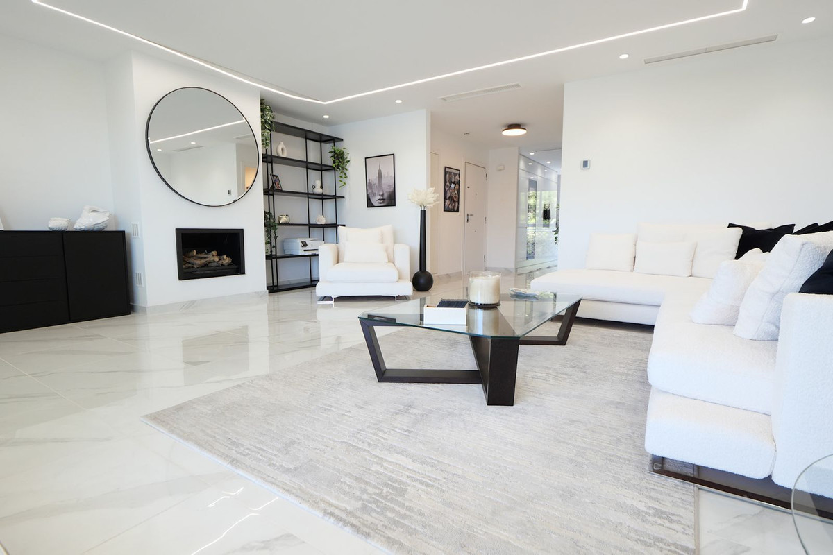 3 Bed Apartment for sale in Cabopino Costa Del Sol, Málaga, Spain