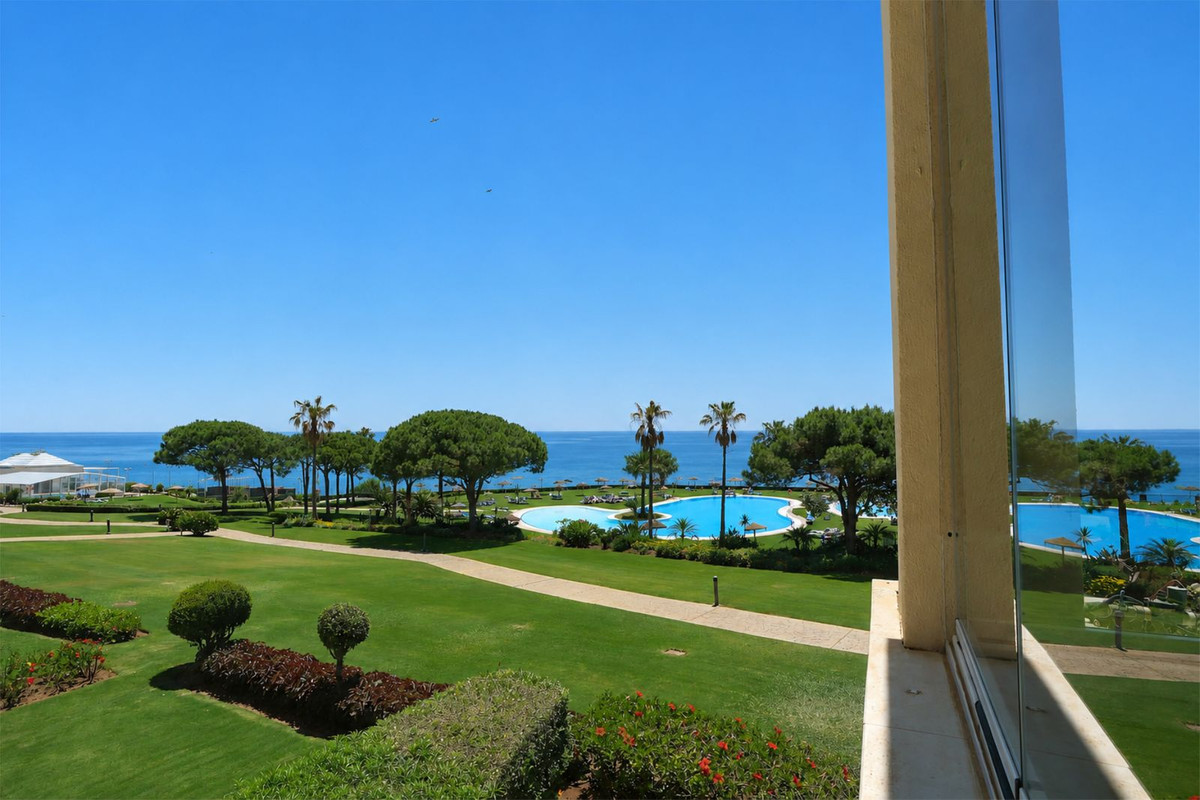 3 Bed Apartment for sale in Cabopino Costa Del Sol, Málaga, Spain