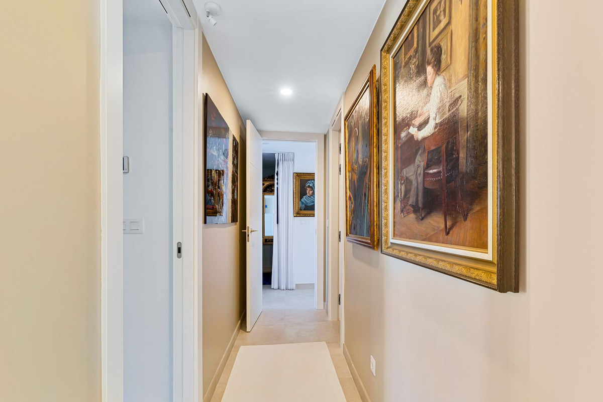 3 Bed Apartment for sale in Fuengirola Costa Del Sol, Málaga, Spain