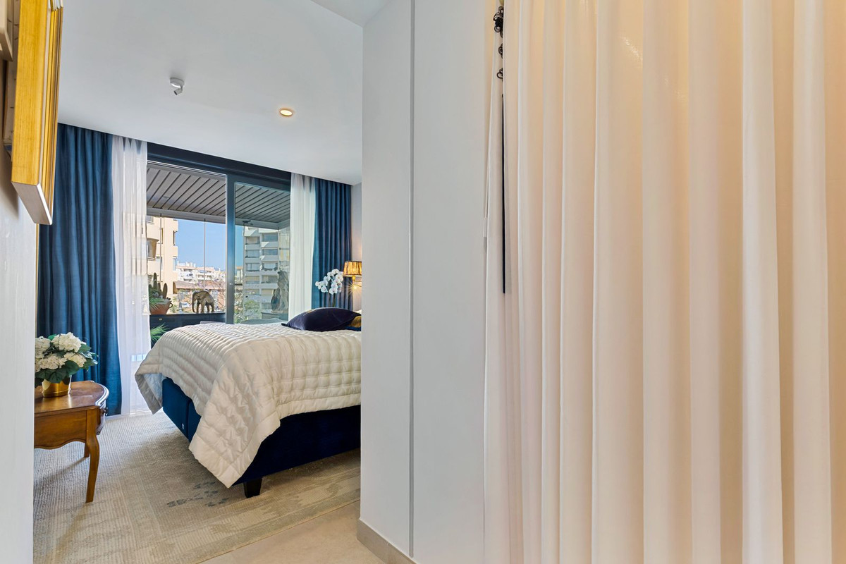 3 Bed Apartment for sale in Fuengirola Costa Del Sol, Málaga, Spain