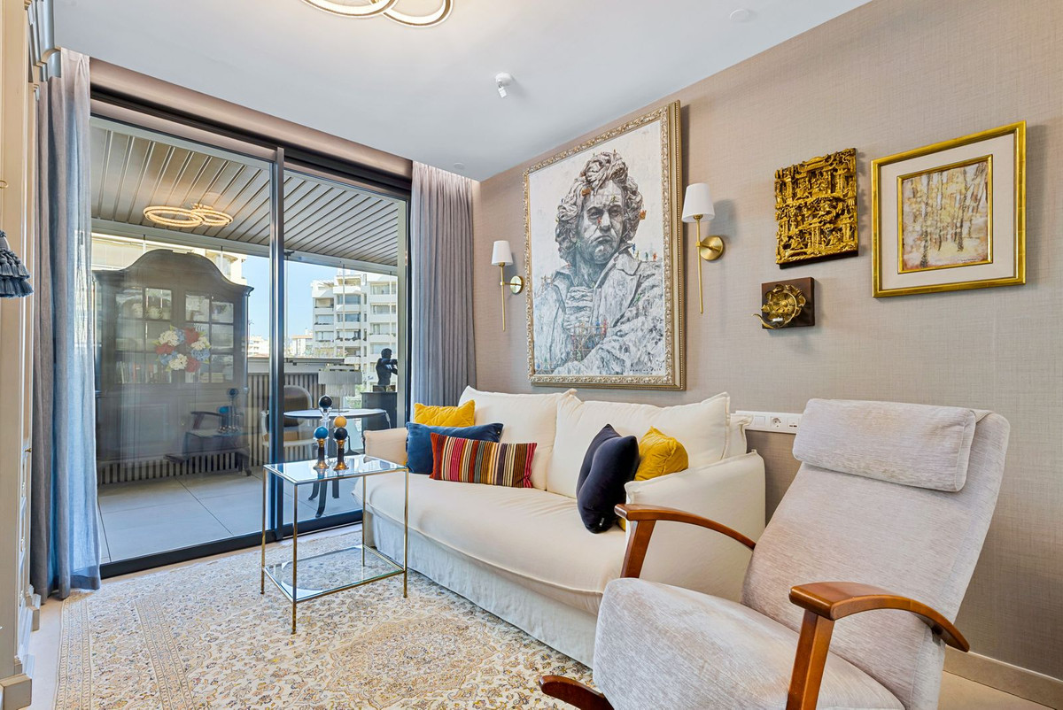 3 Bed Apartment for sale in Fuengirola Costa Del Sol, Málaga, Spain