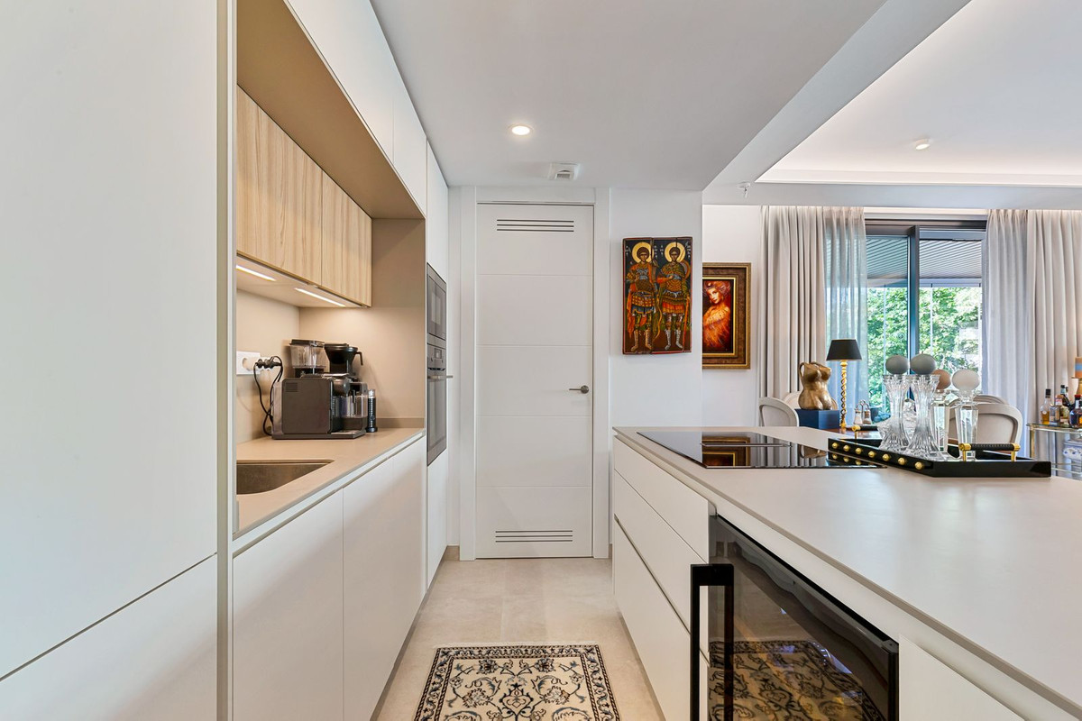 3 Bed Apartment for sale in Fuengirola Costa Del Sol, Málaga, Spain