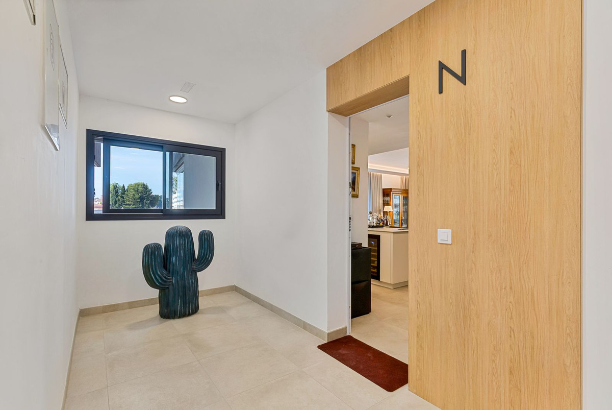 3 Bed Apartment for sale in Fuengirola Costa Del Sol, Málaga, Spain