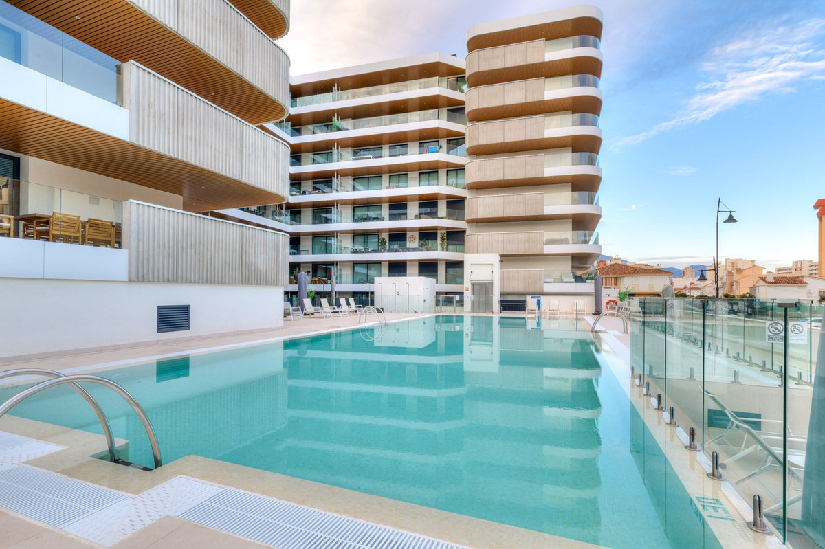 3 Bed Apartment for sale in Fuengirola Costa Del Sol, Málaga, Spain